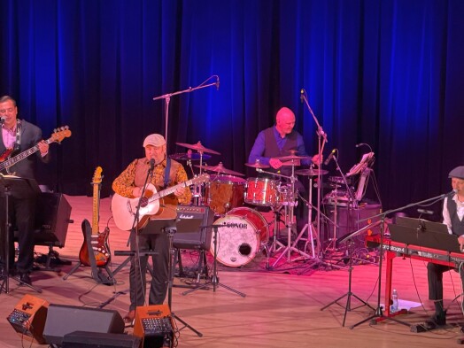 Beznadějně vyprodaný koncert Davida Uličníka posluchače potěšil